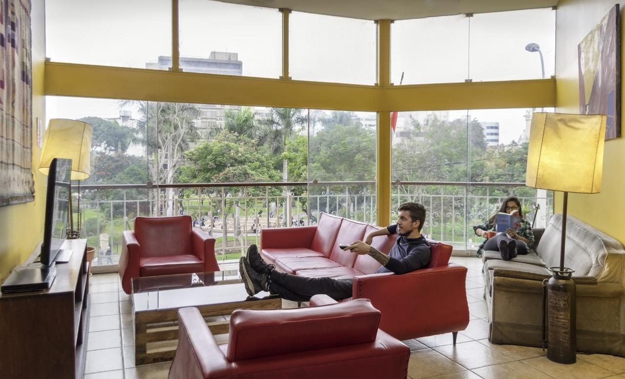 Flying Dog Hostel Lima Exteriör bild